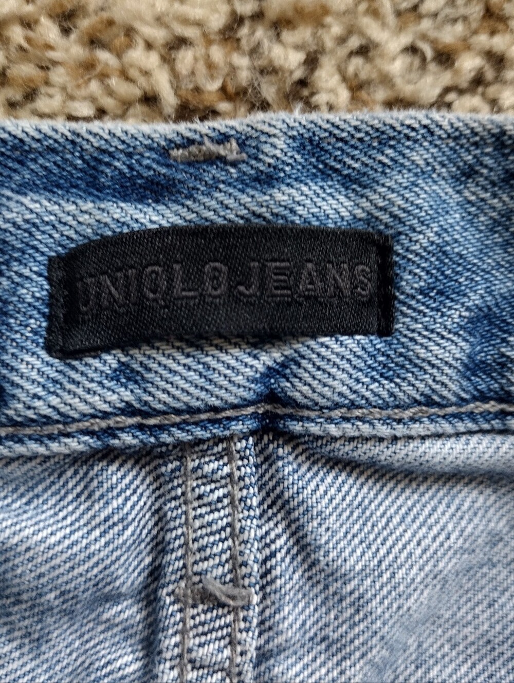 Uniqlo Women's High-Rise Light Blue Straight Jeans - Picture 3 of 4